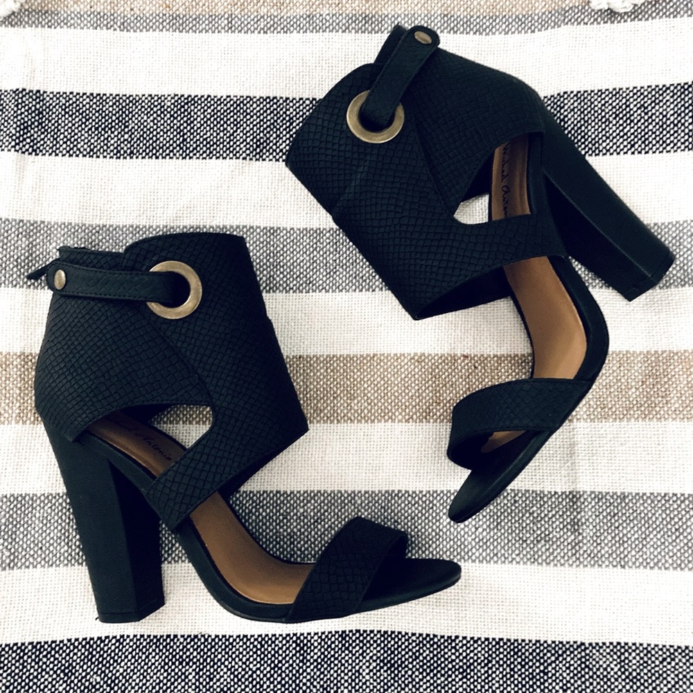 Black heels brand new in box! Size 8